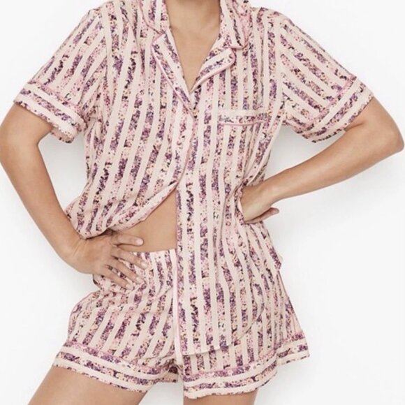 New Victoria's Secret Pajama 2 Pc Short Sleeve Button Top Shorts Small Stripe - Picture 2 of 15